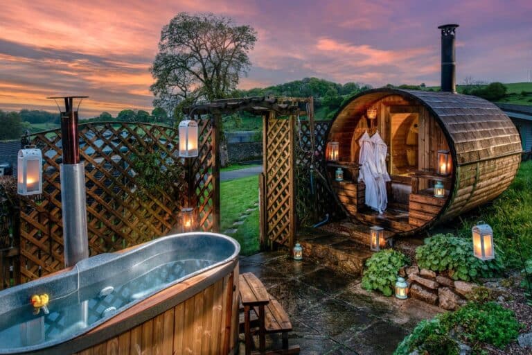 spa retreat hot tub and sauna at Hoe Grange Holidays Derbyshire The Peak District