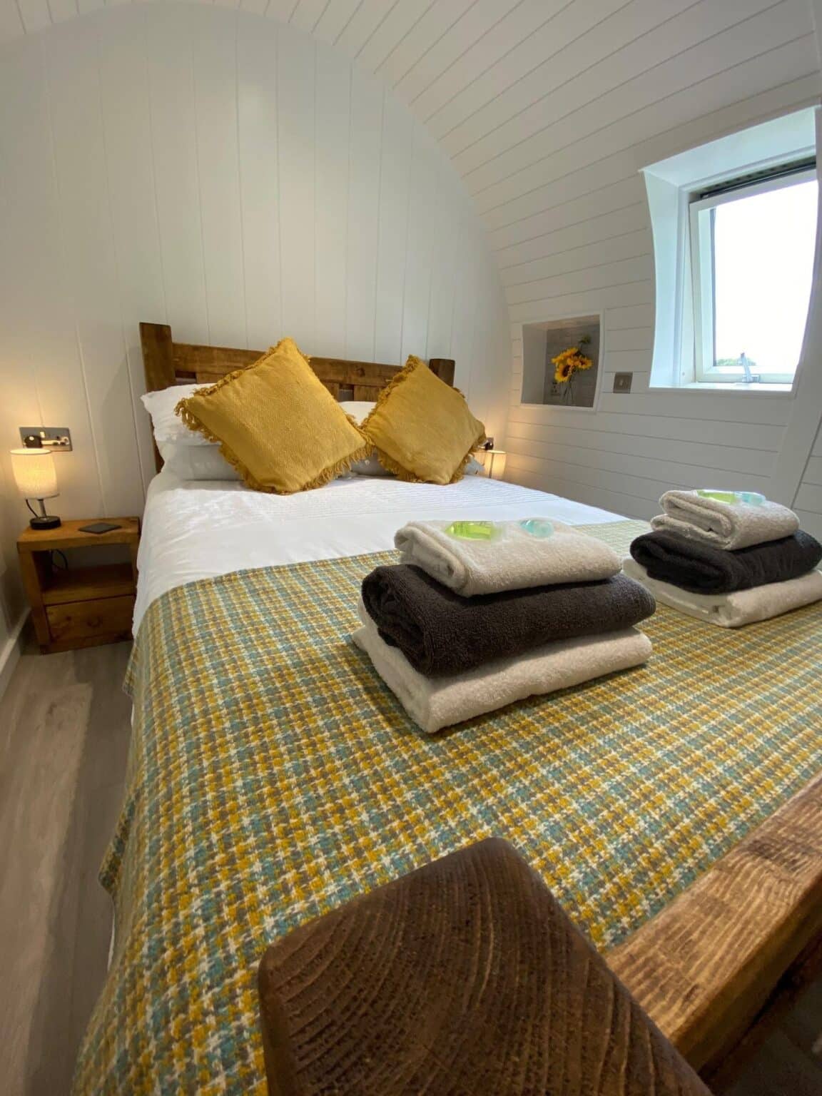 Glamping Wales with Hot Tub at Great House Farm Glamping Pods