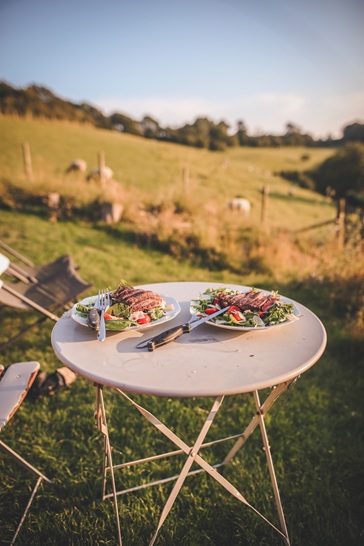 Shepherds Hut in Kent at Greenhill Glamping eating al fresco