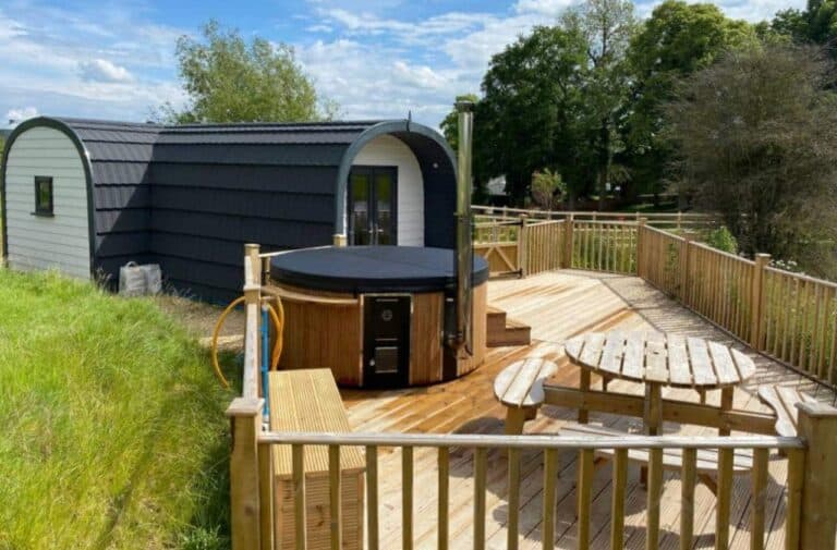 Ragdale Glamping Pod in Leicestershire countryside with hot tub
