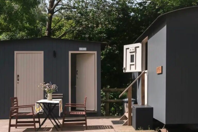 Glamping in Hampshire in a Shepherds Hut at Meon Springs