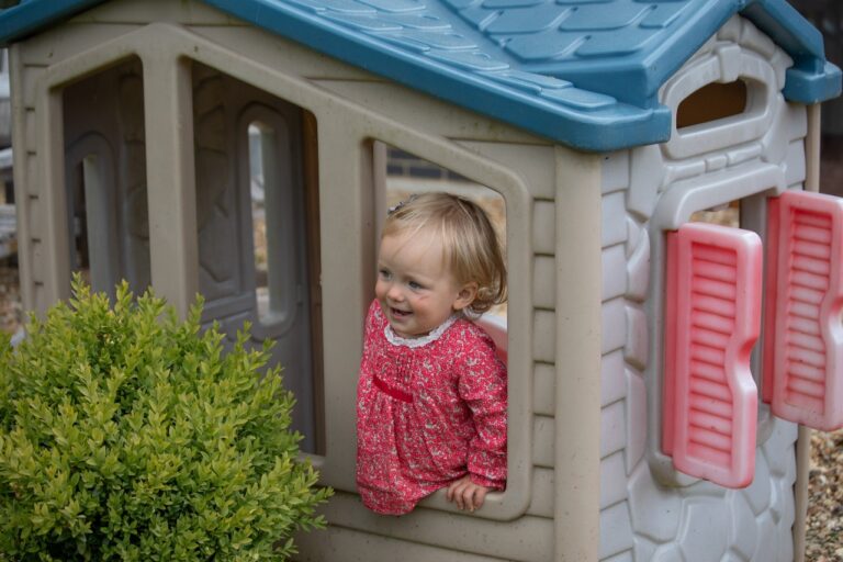 Toddlers playing at Notgrove Holidays The Cotswolds