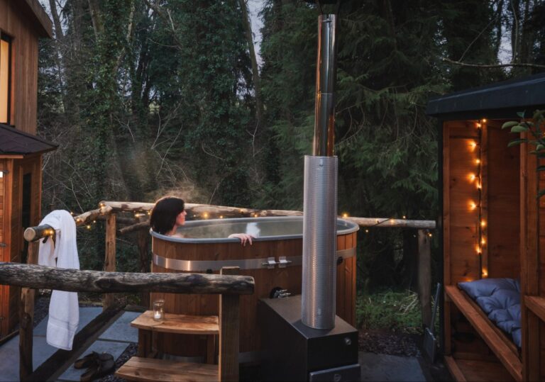 Hot Tub at Treehouse at Hinton Hideaways Somerset